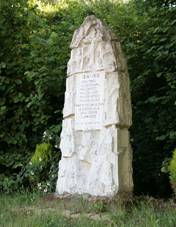 https://upload.wikimedia.org/wikipedia/commons/thumb/6/6d/Ti%C5%A1nov%2C_Jamn%C3%A9%2C_pomn%C3%ADk_%286580%29.jpg/1024px-Ti%C5%A1nov%2C_Jamn%C3%A9%2C_pomn%C3%ADk_%286580%29.jpg