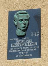 Kuimsk Nov Ves, fara, deska Alois Podvesk.jpg