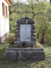 Skryje (okres Brno-venkov) - pomnk padlm v I. sv. vlce.jpg