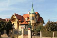 Ti�nov, Riegrova, Jarochova vila (2013-10-05; 01).jpg