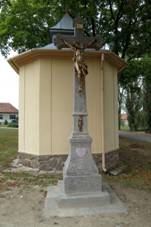 Wayside cross in Hostkov, Vladislav, Teb District.JPG