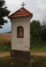 East part of wayshide shrines near Pucov, Teb District.JPG
