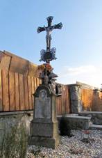 New wayside cross in Slaviky, Teb District.JPG