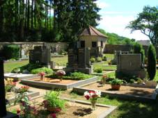 http://upload.wikimedia.org/wikipedia/commons/1/1b/Trebic_sokoli_hrbitov.jpg