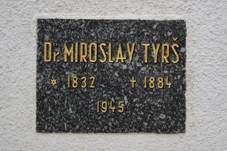 Plaque of Miroslav Tyr in Vapy.jpg