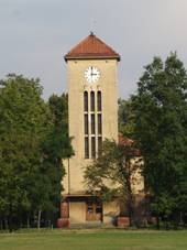 https://upload.wikimedia.org/wikipedia/commons/thumb/d/dc/Ceske_velenice_kirche.jpg/800px-Ceske_velenice_kirche.jpg