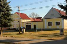 Sviny, Kundratice, old farm.jpg