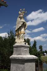 Socha svateho Jana Nepomuckeho v obci Luznice v roce 2011 (2).JPG