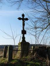 pec, wayside cross 02a.jpg
