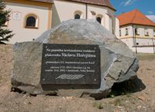 https://upload.wikimedia.org/wikipedia/commons/thumb/8/8a/%C5%A0ev%C4%9Bt%C3%ADn_-_pomn%C3%ADk_V%C3%A1clav_Ho%C5%99ej%C5%A1%C3%AD.jpg/800px-%C5%A0ev%C4%9Bt%C3%ADn_-_pomn%C3%ADk_V%C3%A1clav_Ho%C5%99ej%C5%A1%C3%AD.jpg