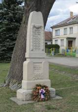 Pomnk padlm ve Zlukov (Q80460741).jpg