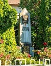 Ktov - pomnk padlch.jpg