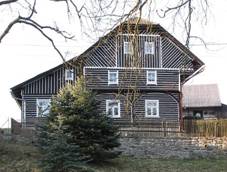 Beneovice (Velibice), roubenka.jpg