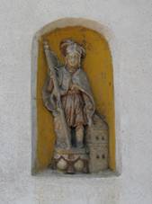 Volavec, relif svatho na kaplice.JPG