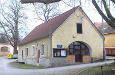 Litoradlice, knihovna.jpg