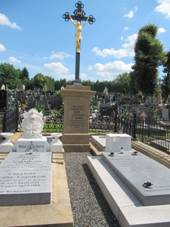 Blovice (UH), hbitov, hrabc hrob.jpg