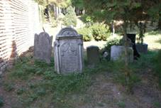 Jewish cemetery in Bzenec 08.JPG
