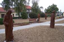 Kunovice, sochy.jpg