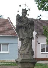 https://upload.wikimedia.org/wikipedia/commons/thumb/9/9a/Moravsk%C3%BD_P%C3%ADsek%2C_Jan_Nepomuck%C3%BD.jpg/800px-Moravsk%C3%BD_P%C3%ADsek%2C_Jan_Nepomuck%C3%BD.jpg