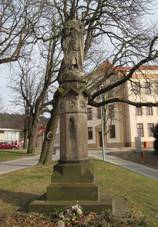 Napajedla, socha Panny Marie.jpg