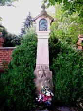 Ostrosk Nov Ves, hbitov, hrob Frantika Skalka.jpg