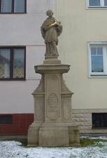 Uhersk Hradit - Sady, socha sv. Jana Nepomuckho 1.JPG