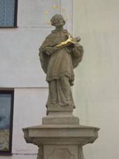 Uhersk Hradit - Sady, socha sv. Jana Nepomuckho 3.JPG