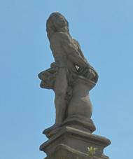 Stbrnice (UH), sloup, detail.jpg