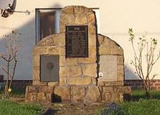 Suice (UH), pomnk.jpg