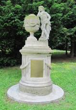 Uhersk Hradit, Smetanovy sady, emprov pomnk.jpg