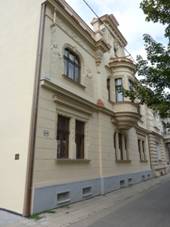 Uhersk Hradit, Malinovskho p. 306, z rohu.JPG