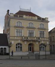 Uhersk Ostroh, nm. sv. Ondeje, hotel Morava.JPG