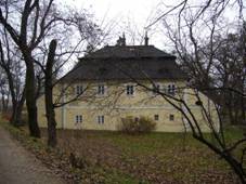 Vesel nad Moravou Zmek sprvn budova1.JPG