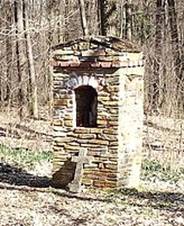 Bystice pod Lopenkem, morov hbitov.JPG