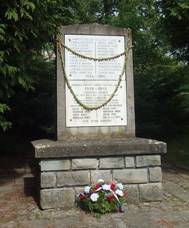 Bzov (Bojkovice), pomnk.JPG