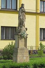 Hrdek na Vlrsk drze, socha Panny Marie.jpg