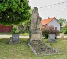 Hrdek na Vlrsk drze, pomnk.jpg