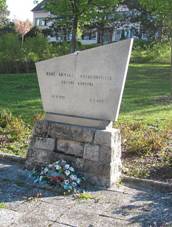 Korytn, pomnk II. sv. vlka.jpg