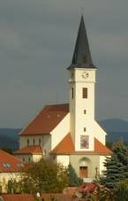 Pohled na obec od jihu  kostel Krista Krle