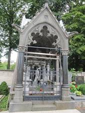 Valask Klobouky, hbitov, Zimova hrobka.jpg