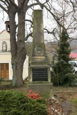 Pomnk bitvy 1813 ve Stradov (Q38138917).jpg