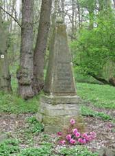 Pomnk u andova v mst zajet generla Vandama v bitv 1813 (Q38232594) 02.jpg