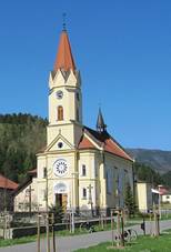 Alej Hynka To�enovsk�ho, farn� budova a farn� kostel svat�ho Anton�na Padu�nsk�ho z roku 1907