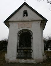 http://upload.wikimedia.org/wikipedia/commons/thumb/b/b2/Kaple_v_centru.JPG/1024px-Kaple_v_centru.JPG