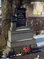 Pamtnk partyznm Prochzkovi a Sedlkovi