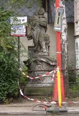 File:Varnsdorf, socha svat�ho Anton�na.JPG