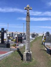 Bez, k na hbitov.jpg