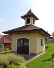 Overview of bell tower in Hroznat�n, T�eb�� District.JPG