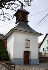 https://upload.wikimedia.org/wikipedia/commons/thumb/1/19/Ot%C3%ADn%2C_chapel.jpg/800px-Ot%C3%ADn%2C_chapel.jpg