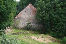 Old part of castle near house no 1 in Peckov, Teb District.JPG